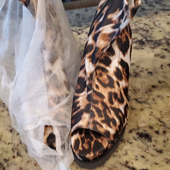 Open toe boot - Picture 4 of 4